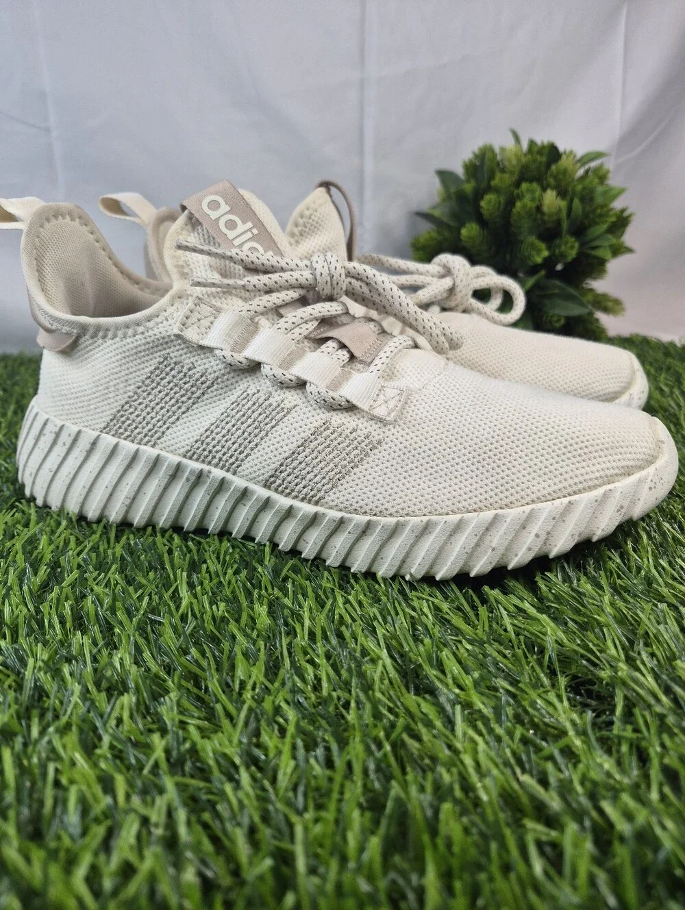 Adidas Kaptir 3.0 Men’s Size 8.5 / Women’s 9.5 Cream Beige Sneakers
